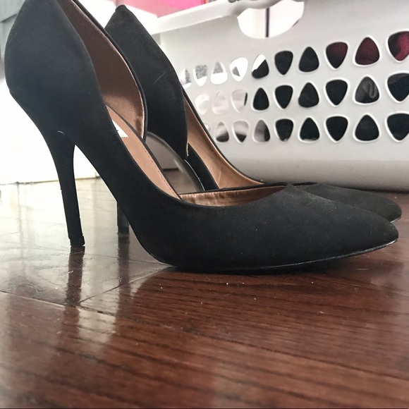 Black Steve Madden Pumps - Picture 2 of 2